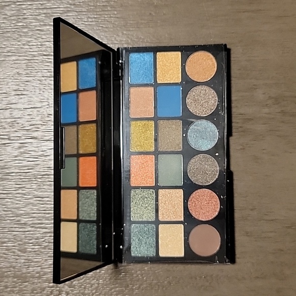 2 FOR $20. Kleancolor "Tropical Passion" Palette - Picture 4 of 5